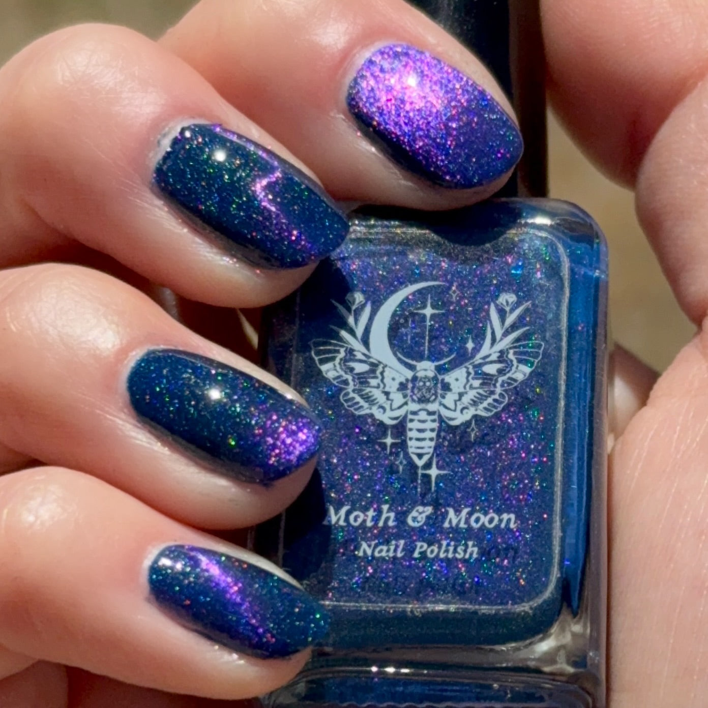 NEW!  Lonely Girl (magnetic)